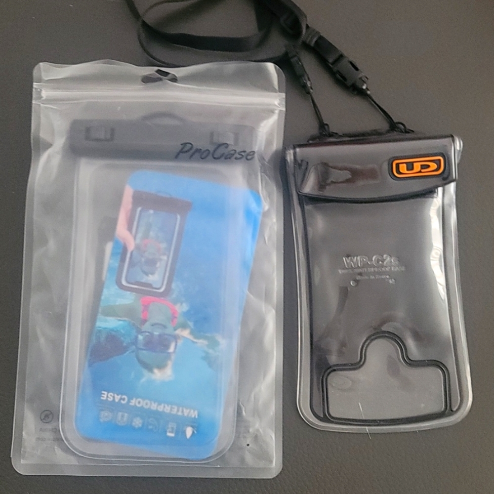 Waterproof phone watercase (buy 1 get 1 free)